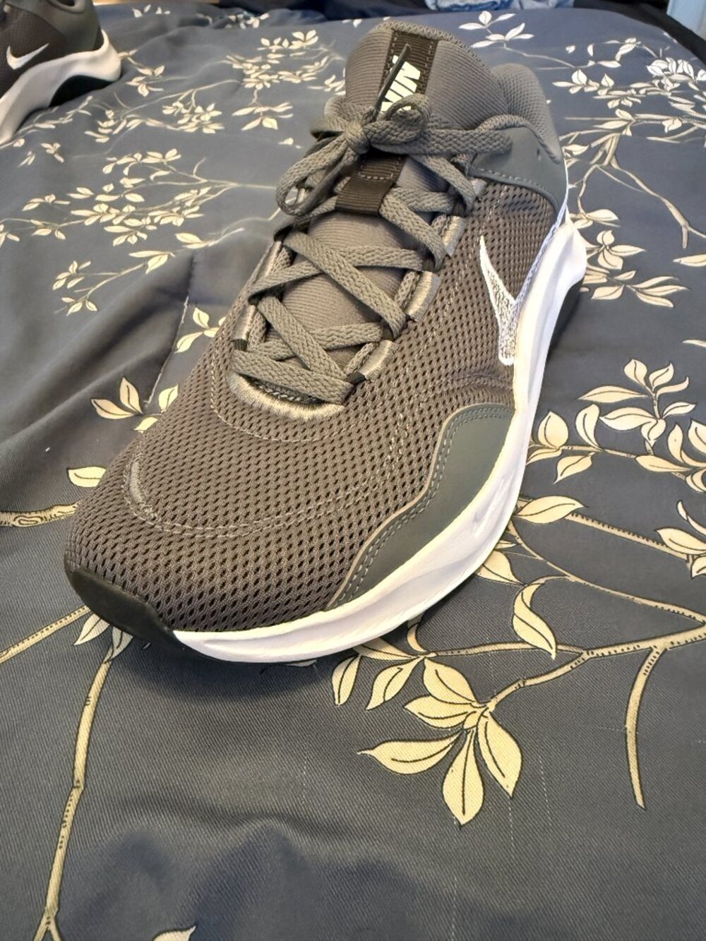 Nike Legend Essential 3 Next Nature Workout Shoes - Picture 3 of 8
